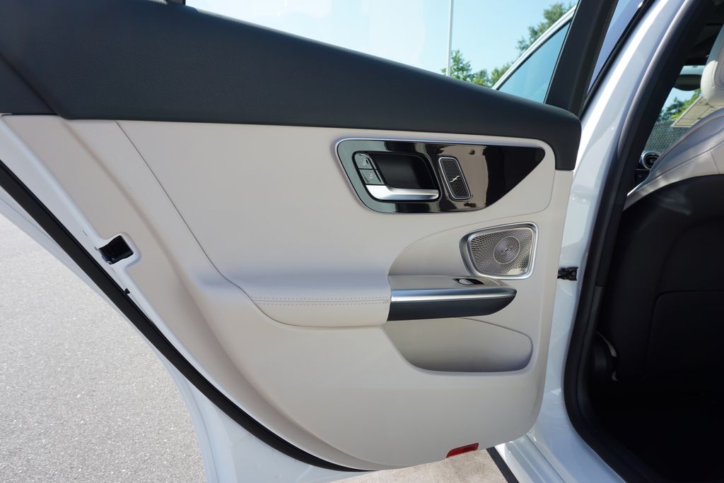 2025 Mercedes Benz C 300 photo 39