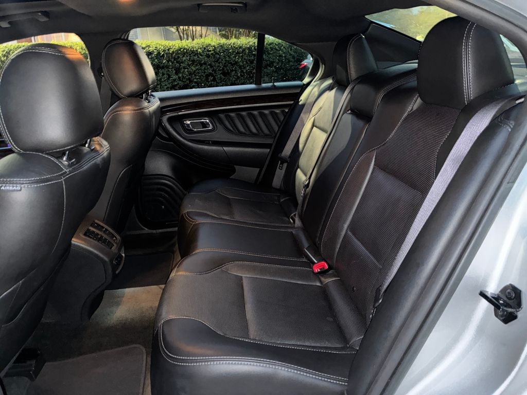 2013 Ford Taurus Limited photo 24
