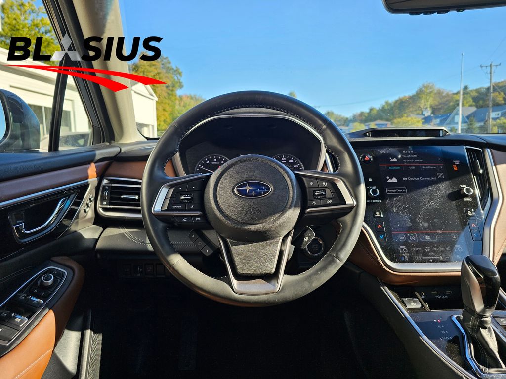 2022 Subaru Outback Touring XT photo 19