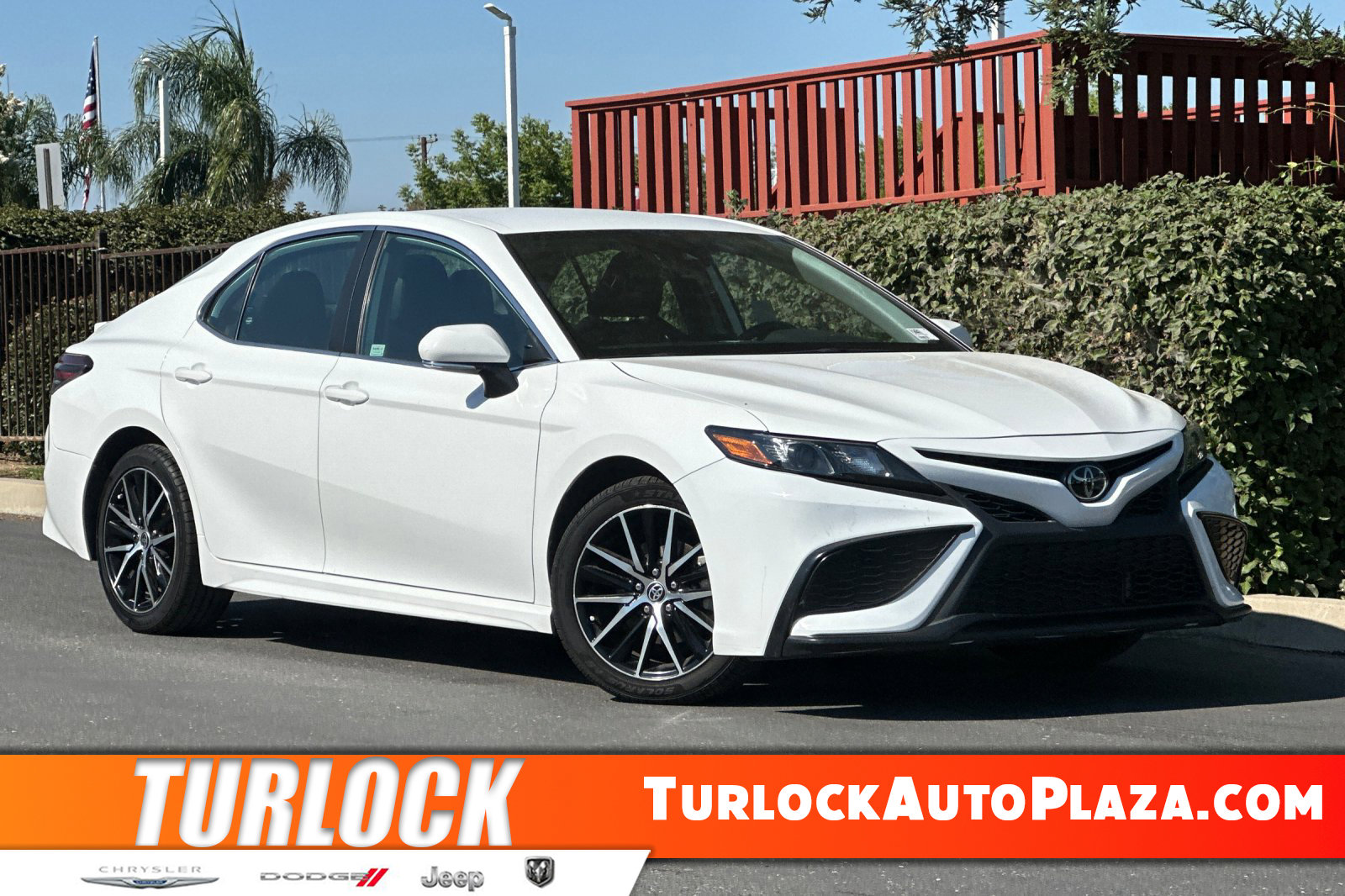 2023 Toyota Camry SE Nightshade's photo