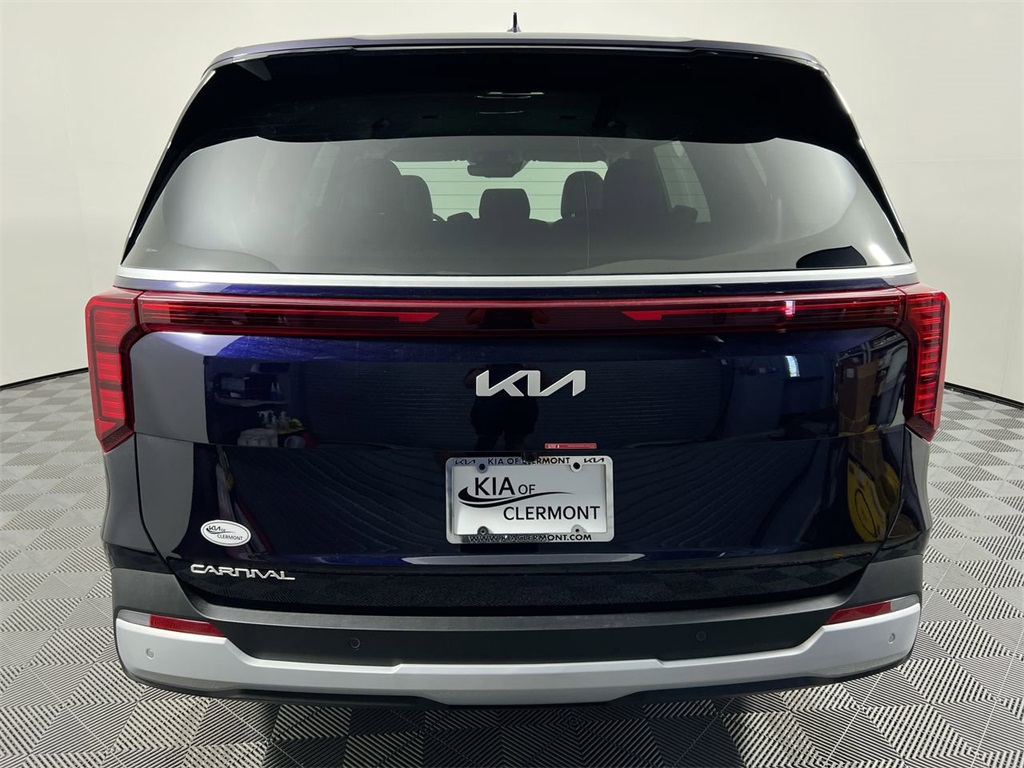 2026 Kia Carnival LX photo 3