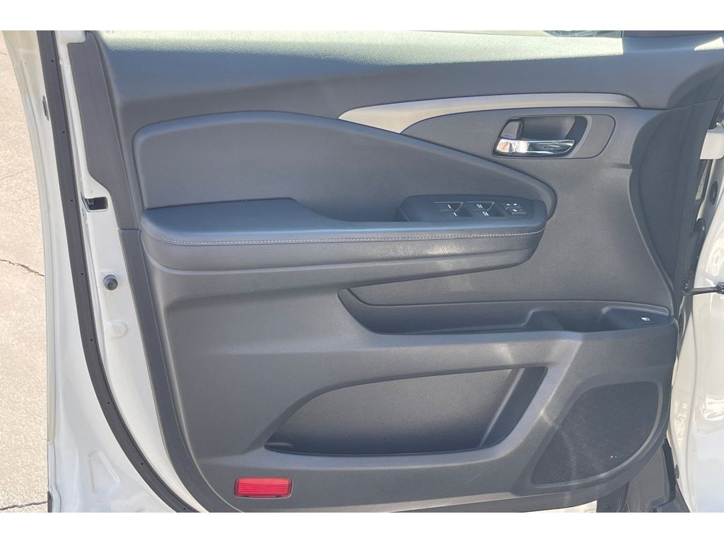 2019 Honda Ridgeline RTL-T photo 11