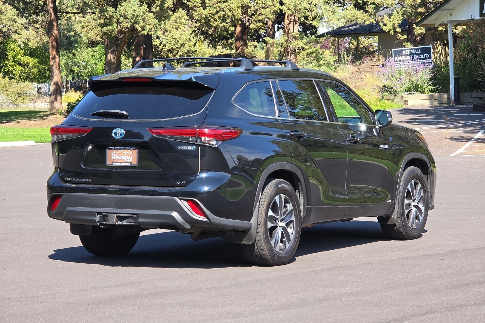 2020 Toyota Highlander Hybrid XLE photo 4