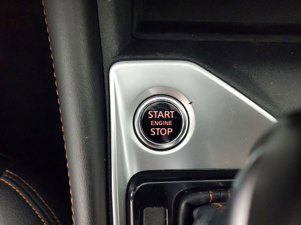 Used 2021 White Nissan 2.5 SR image 22