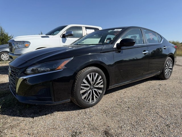 2023 Nissan Altima 2.5 SV photo 2