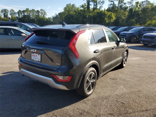 2025 Kia Niro EX photo 3