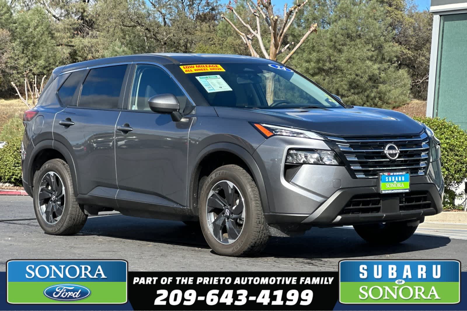 2024 Nissan Rogue SV's photo