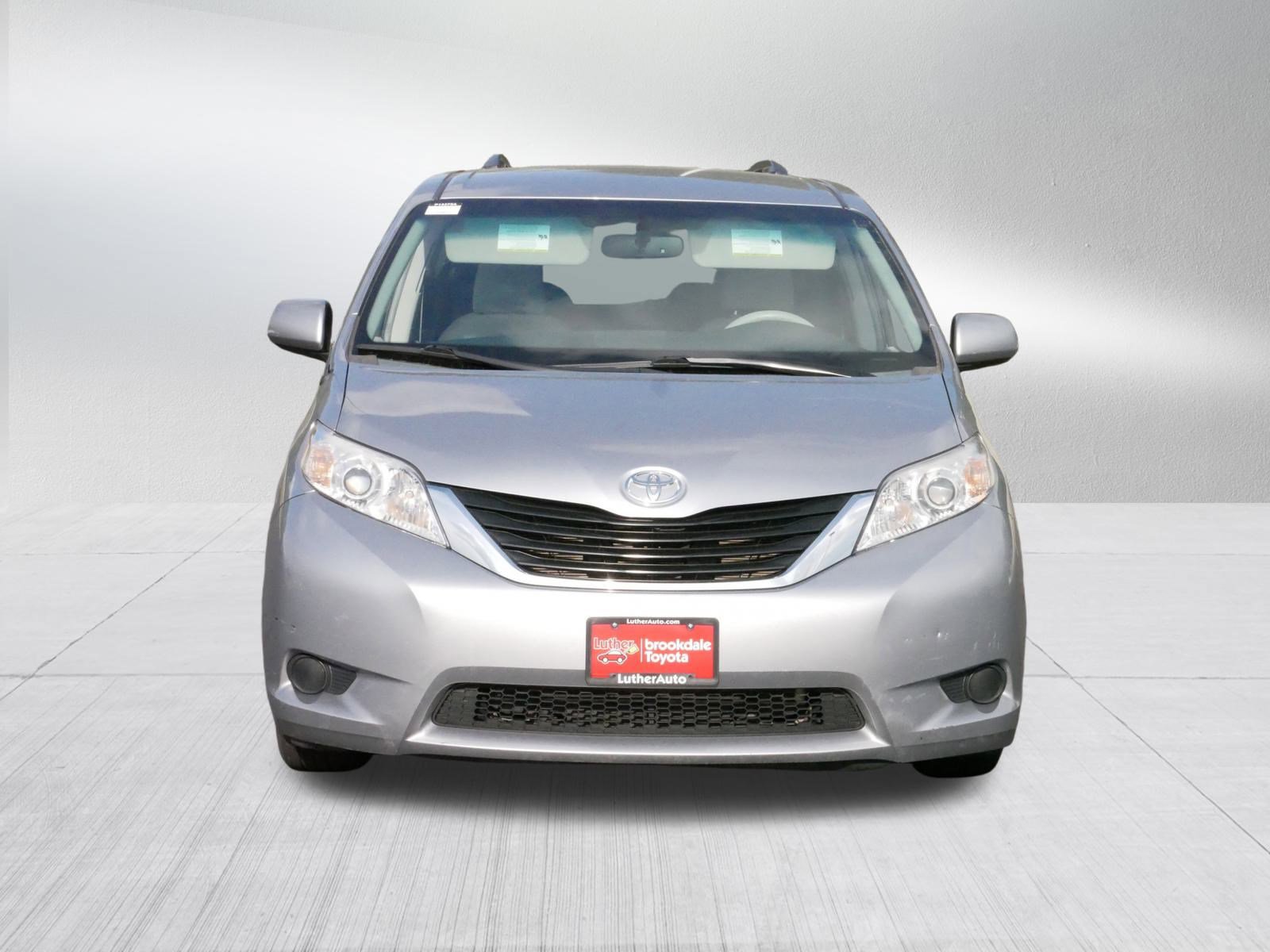 Used 2013 Toyota Sienna LE with VIN 5TDKK3DC1DS297386 for sale in Brooklyn Center, Minnesota