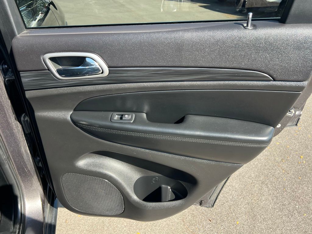 2020 Jeep Grand Cherokee Laredo E photo 20