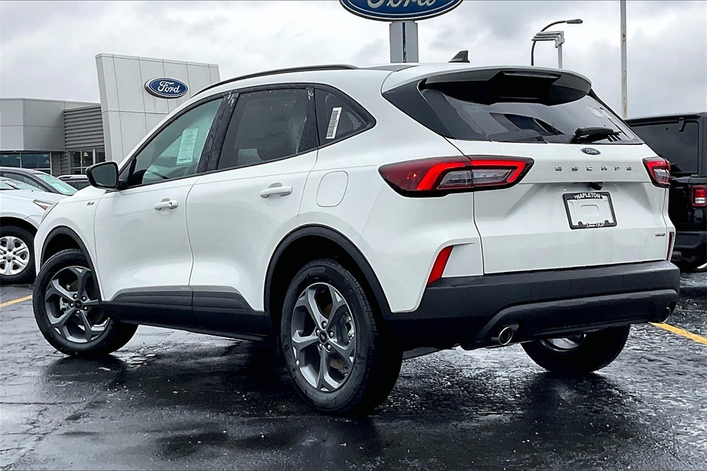 2025 Ford Escape ST-Line photo 3