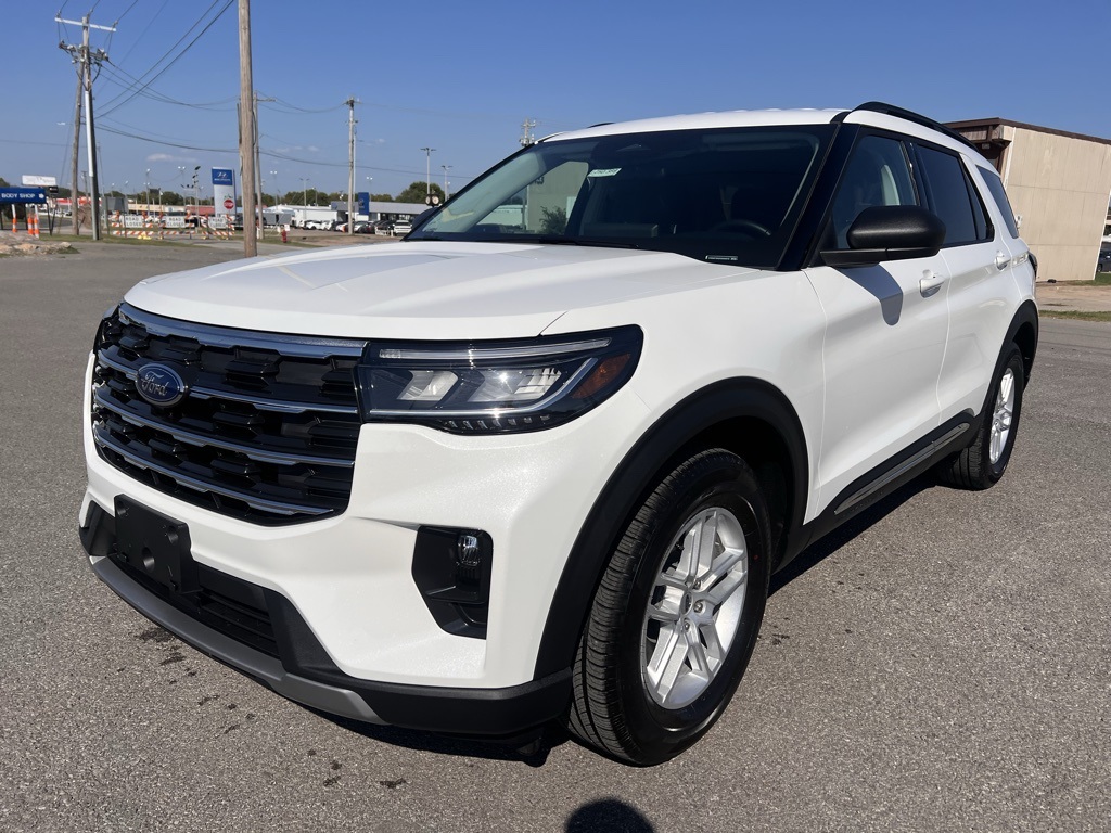 2025 Ford Explorer Active's photo