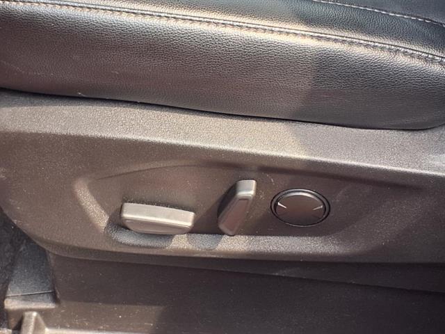 2024 Ford Edge Titanium photo 4