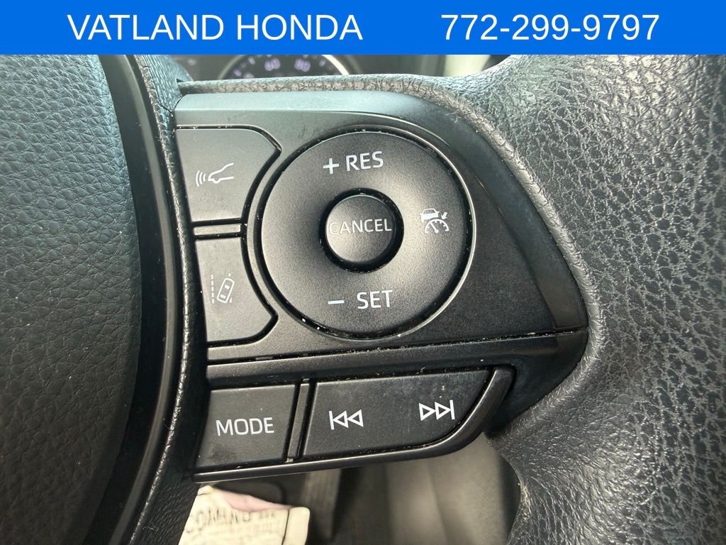 2019 Toyota RAV4 XLE photo 14