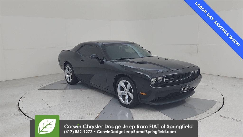 2013 Dodge Challenger SXT photo 3