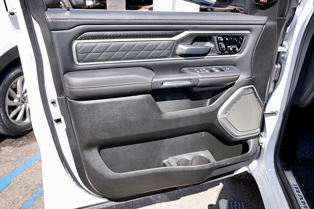 New 2026 Ivory White Tri-Coat Pearl-Coat Exterior Paint RAM Tungsten image 32