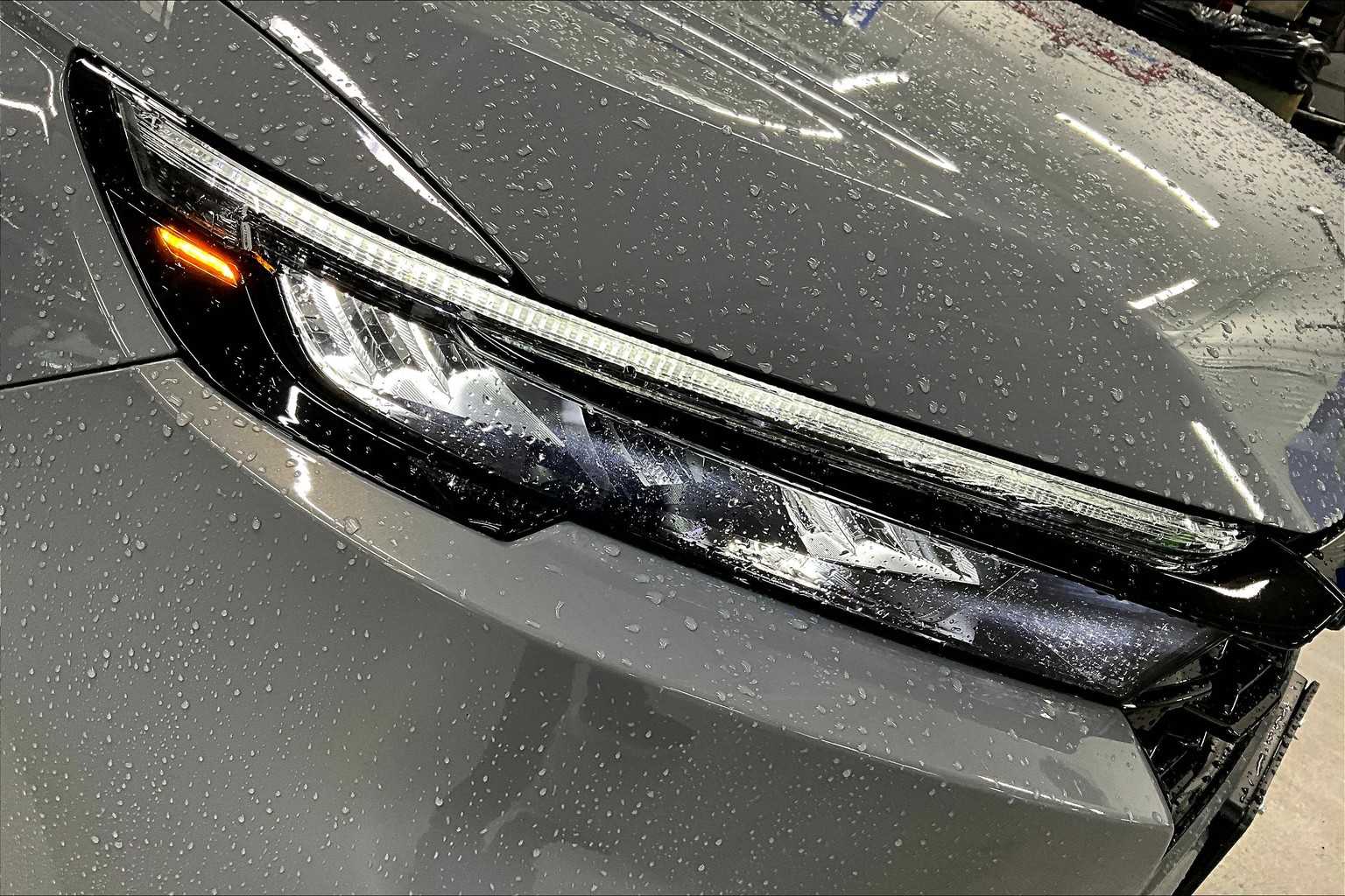 2025 Honda CR-V Hybrid Sport Touring photo 24