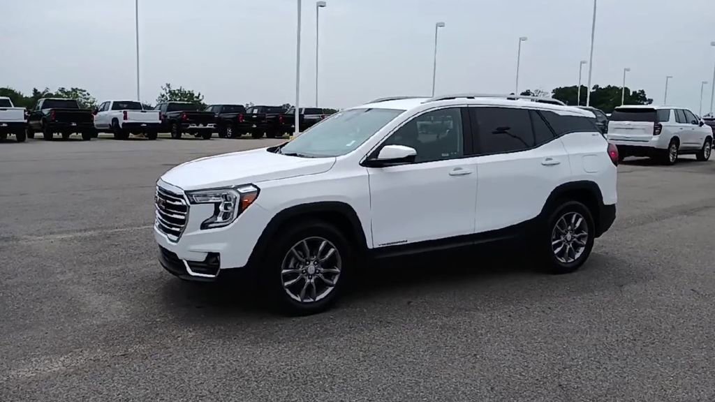 2024 Gmc Terrain SLT photo 3