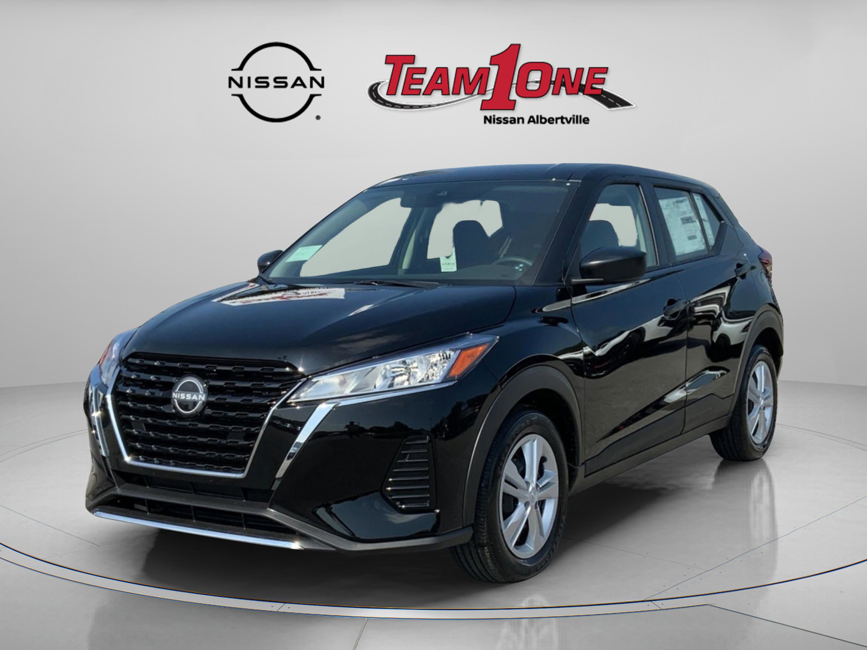 2025 Nissan Kicks Play S photo 2