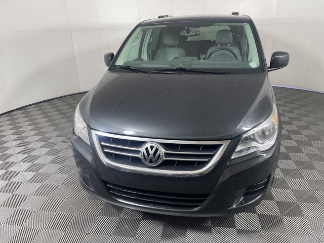 2011 Volkswagen Routan SE photo 4