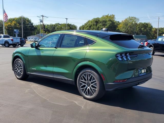 2025 Ford Mustang Mach-E Premium photo 4
