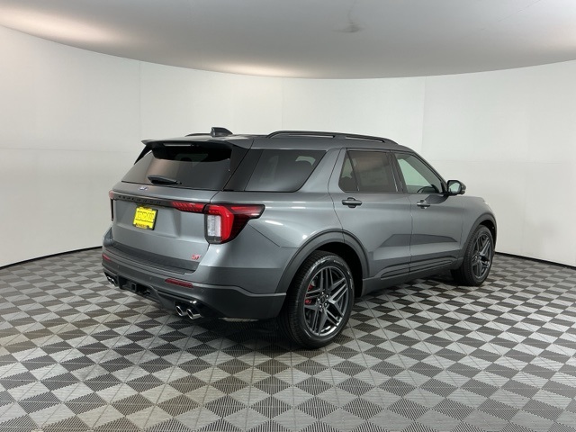2025 Ford Explorer ST photo 2