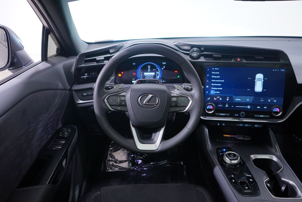 2023 Lexus RZ 450e Luxury photo 11