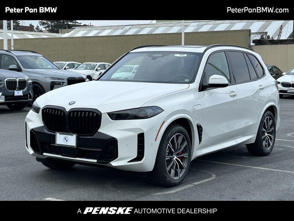 2026 BMW X5 50e's photo