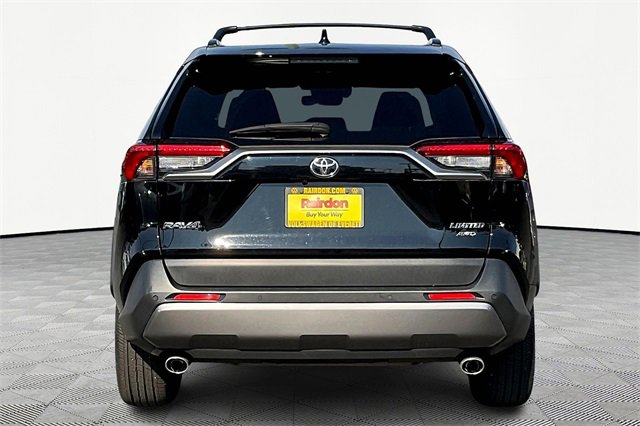 2020 Toyota RAV4 Limited photo 4