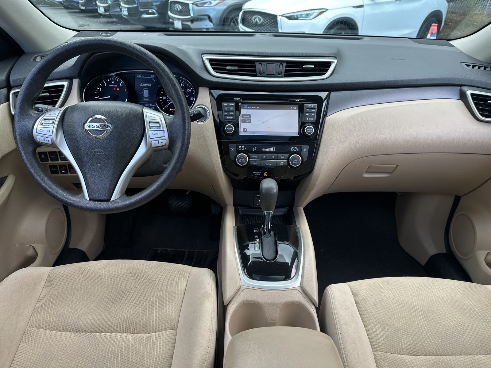 2016 Nissan Rogue SV photo 3