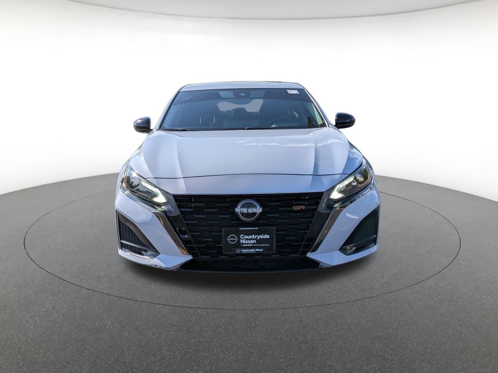 2023 Nissan Altima 2.5 SR photo 2