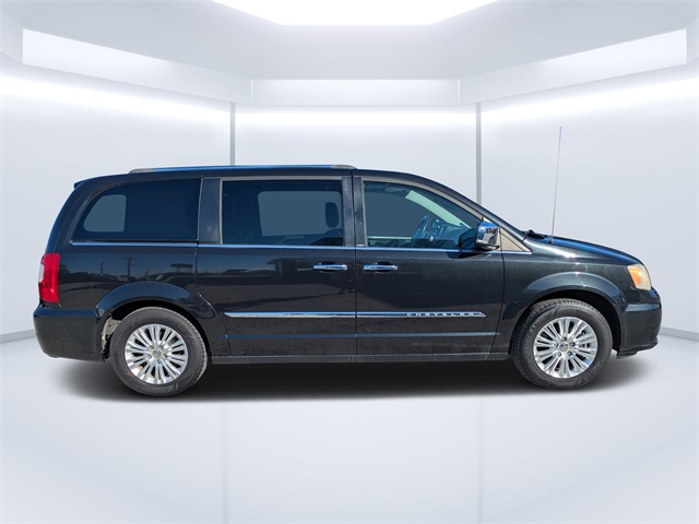 Used 2014 Chrysler Town & Country Limited with VIN 2C4RC1GG1ER298031 for sale in St. Augustine, FL
