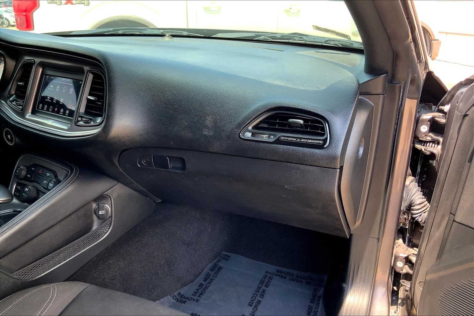 2023 Dodge Challenger SXT photo 18