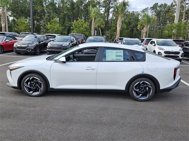 2025 Kia K4 EX photo 3