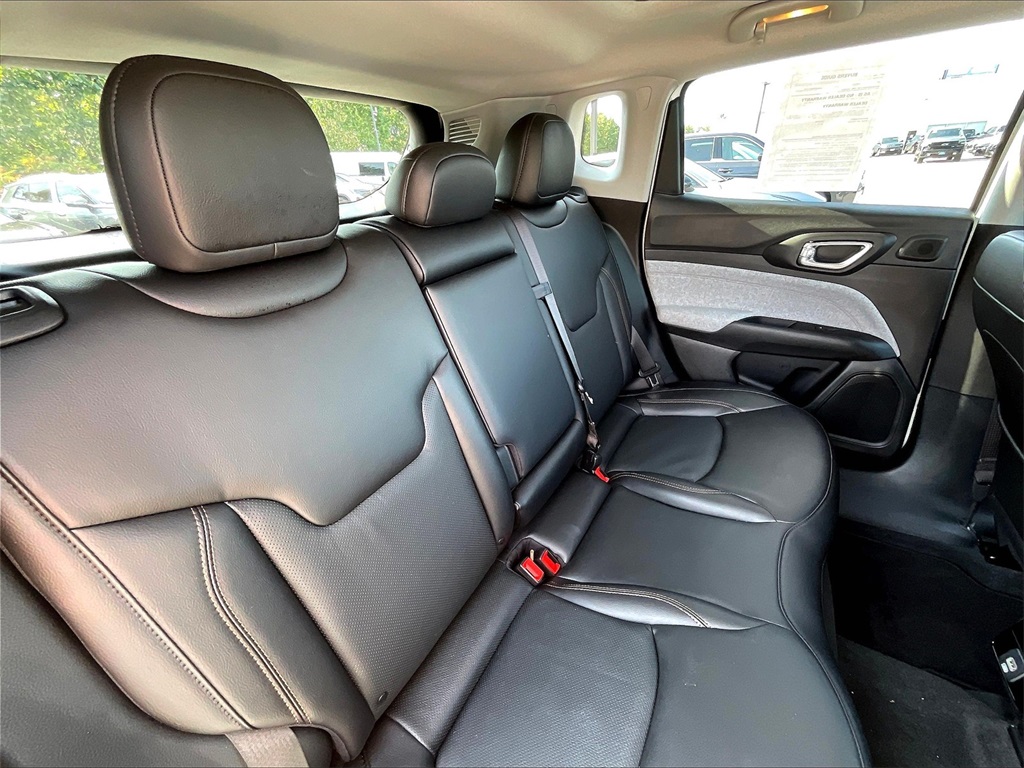 2022 Jeep Compass Latitude Lux photo 15