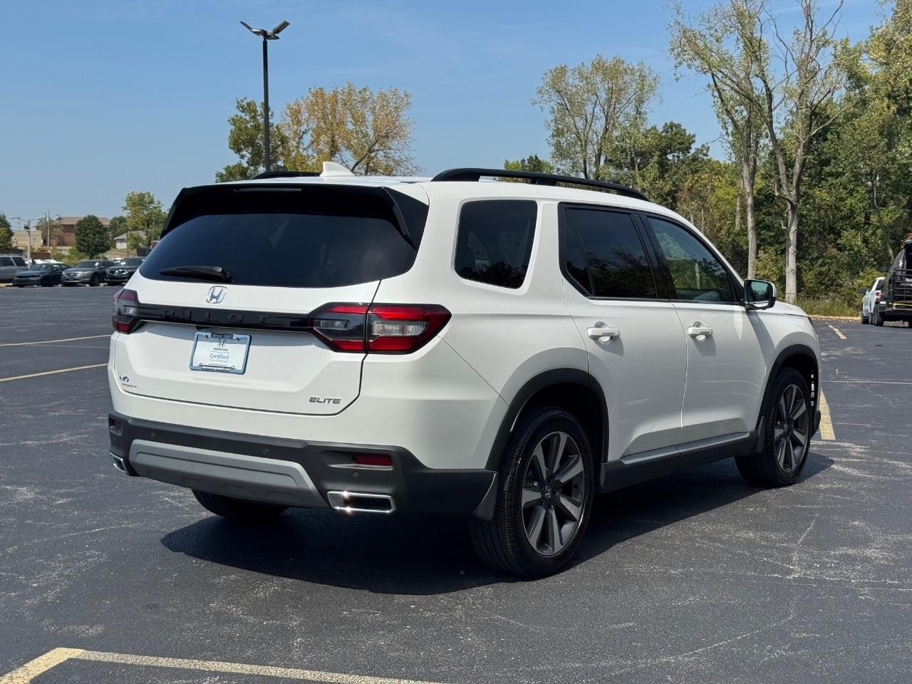 2025 Honda Pilot Elite photo 2