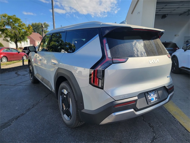 2026 Kia EV9 Wind photo 4
