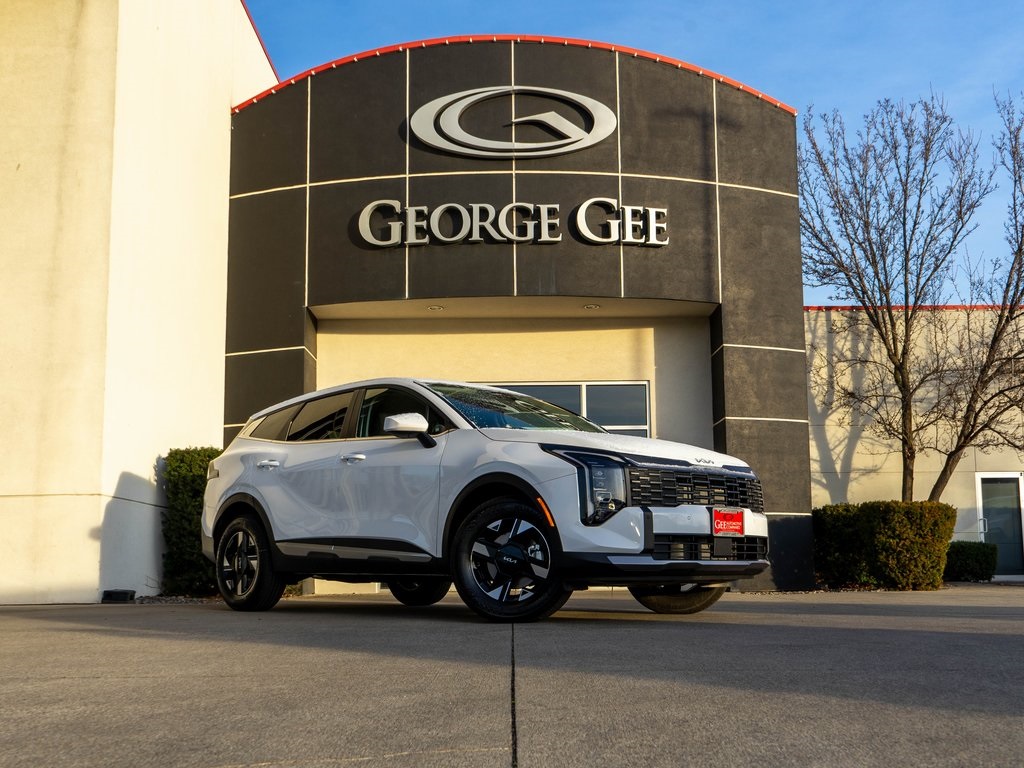 2026 Kia Sportage LX's photo