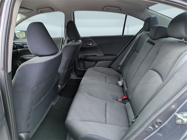 2017 Honda Accord LX photo 14