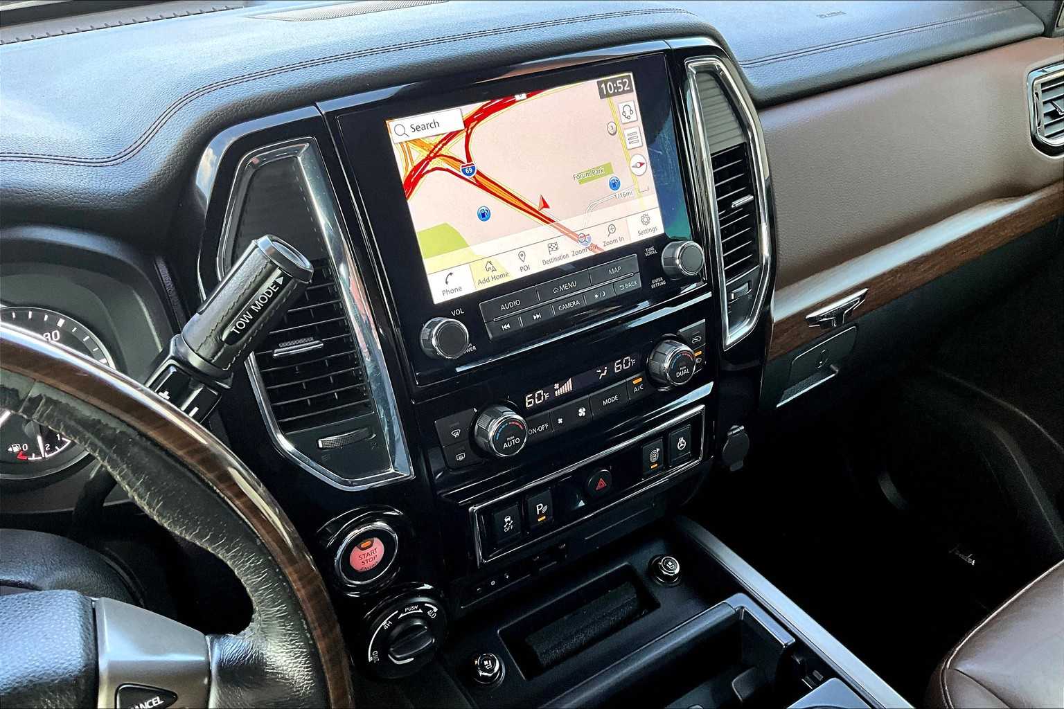2020 Nissan Titan Platinum Reserve photo 5