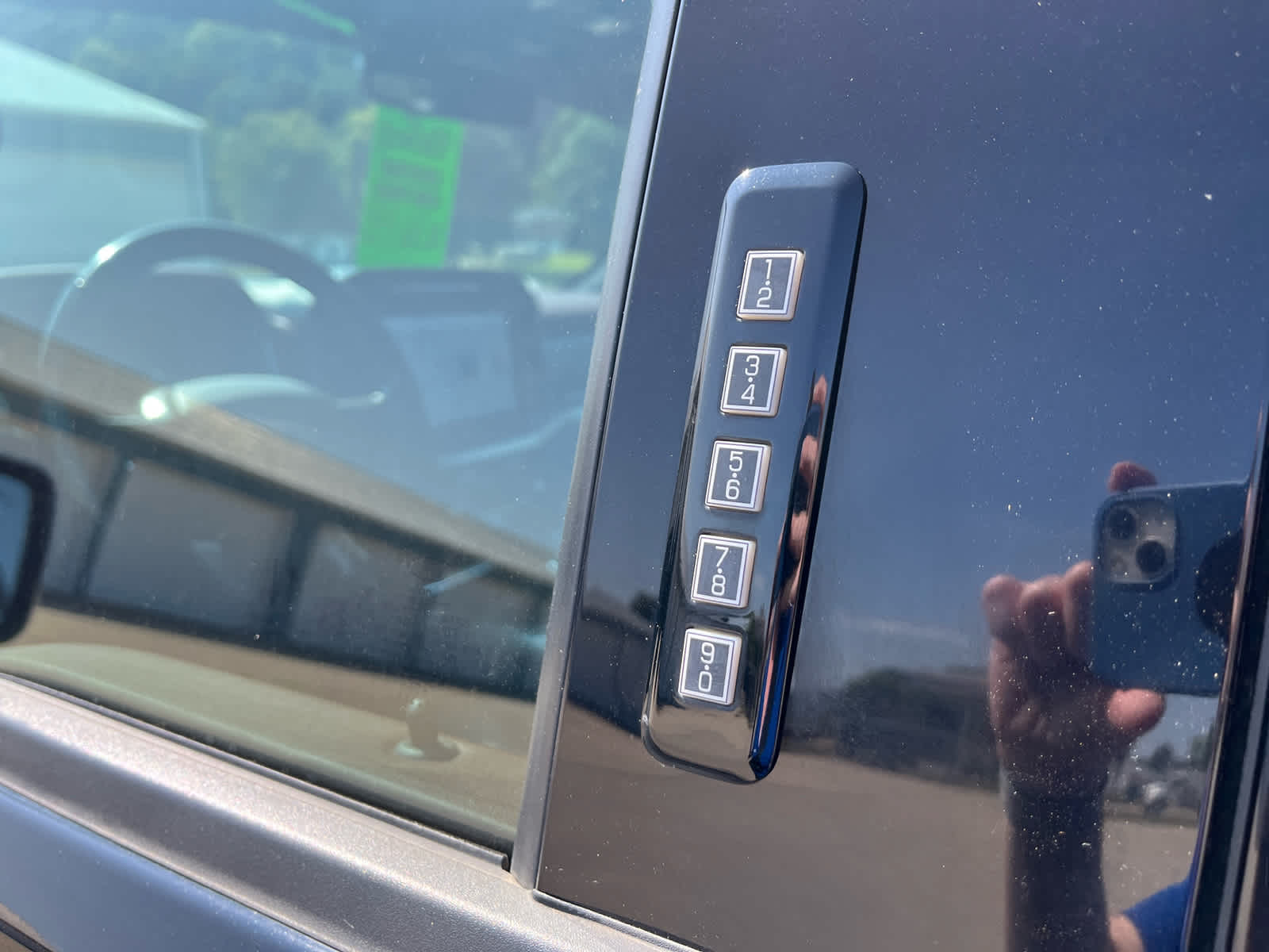 2021 Ford F-150 Lariat photo 21