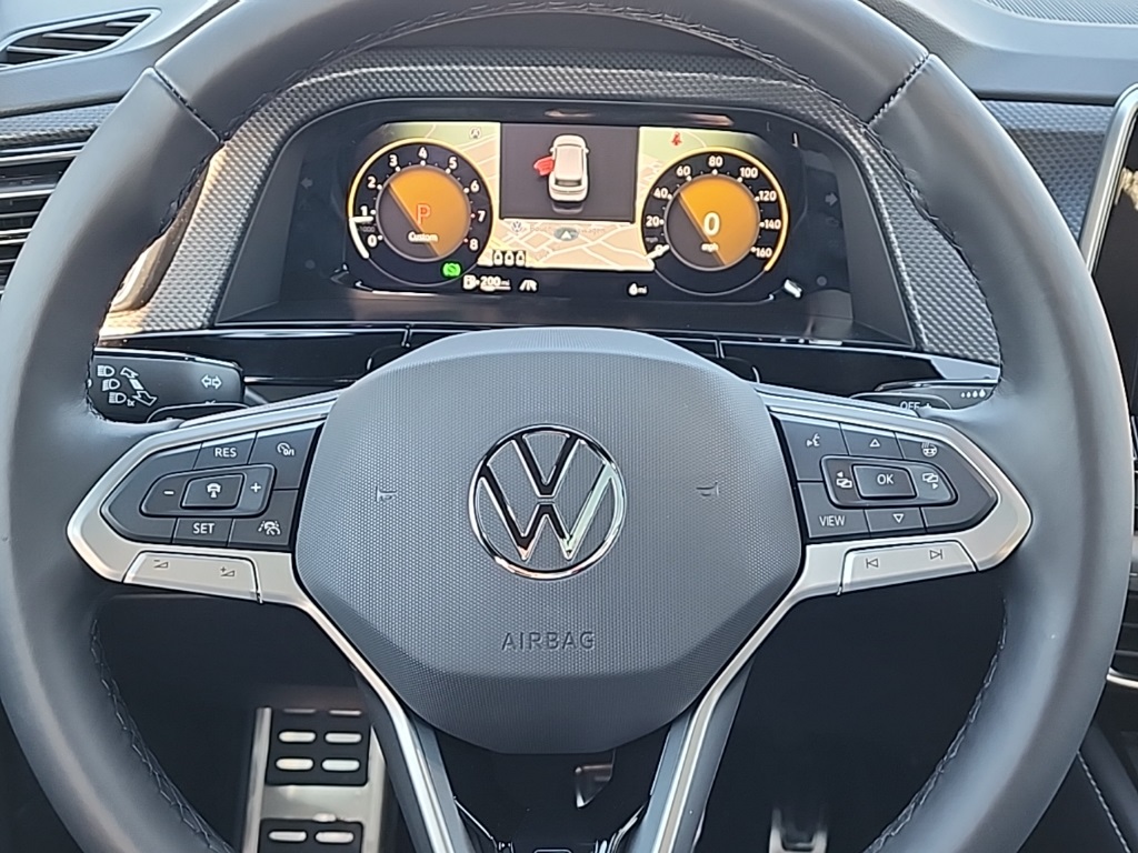 2025 Volkswagen Atlas Cross Sport SEL R-Line photo 16