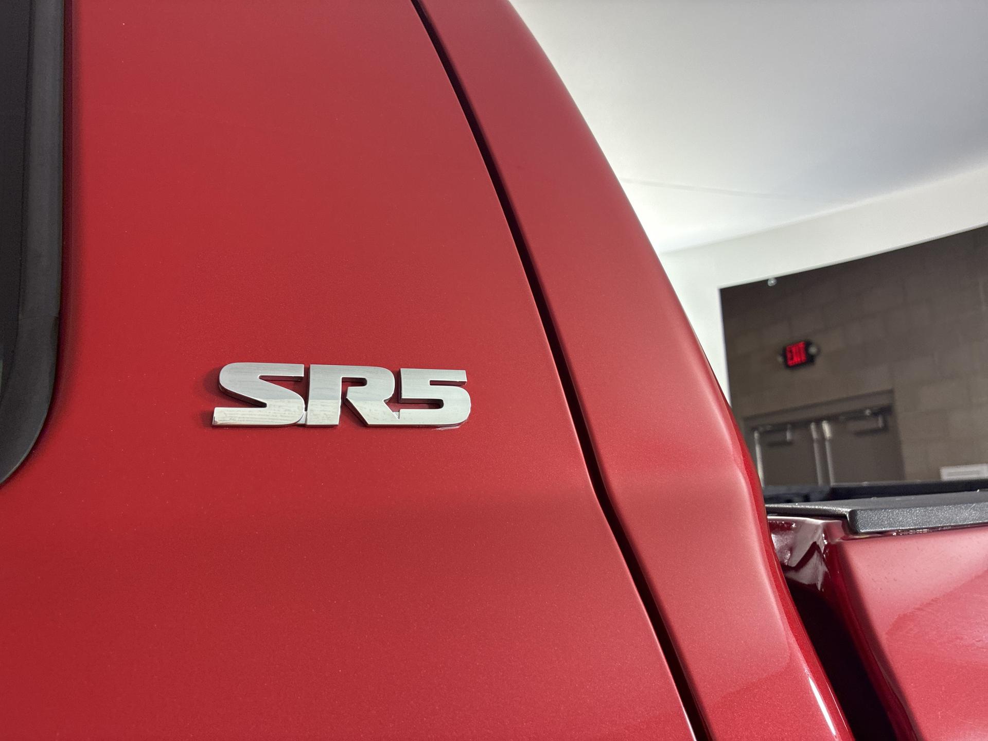 2017 Toyota Tundra SR5 photo 9
