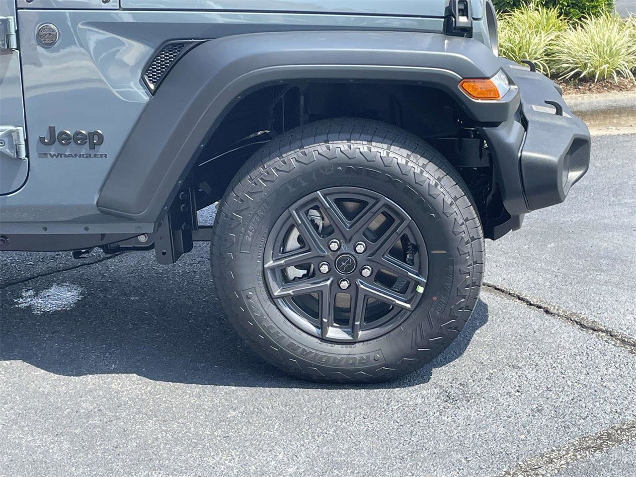 2025 Jeep Wrangler Sport S photo 30
