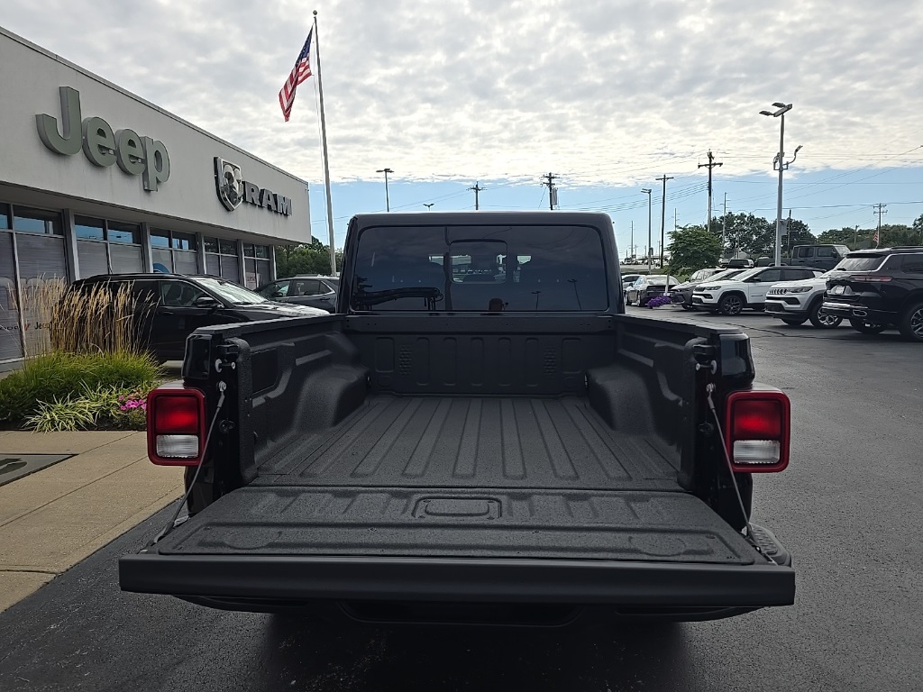 2025 Jeep Gladiator Sport photo 16