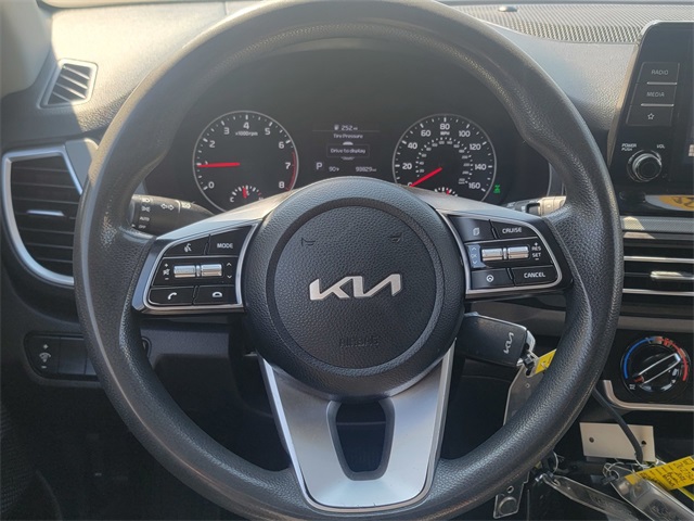 2022 Kia Seltos LX photo 25
