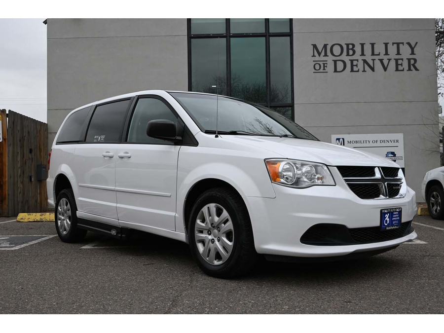 2016 Dodge Grand Caravan SE photo 3