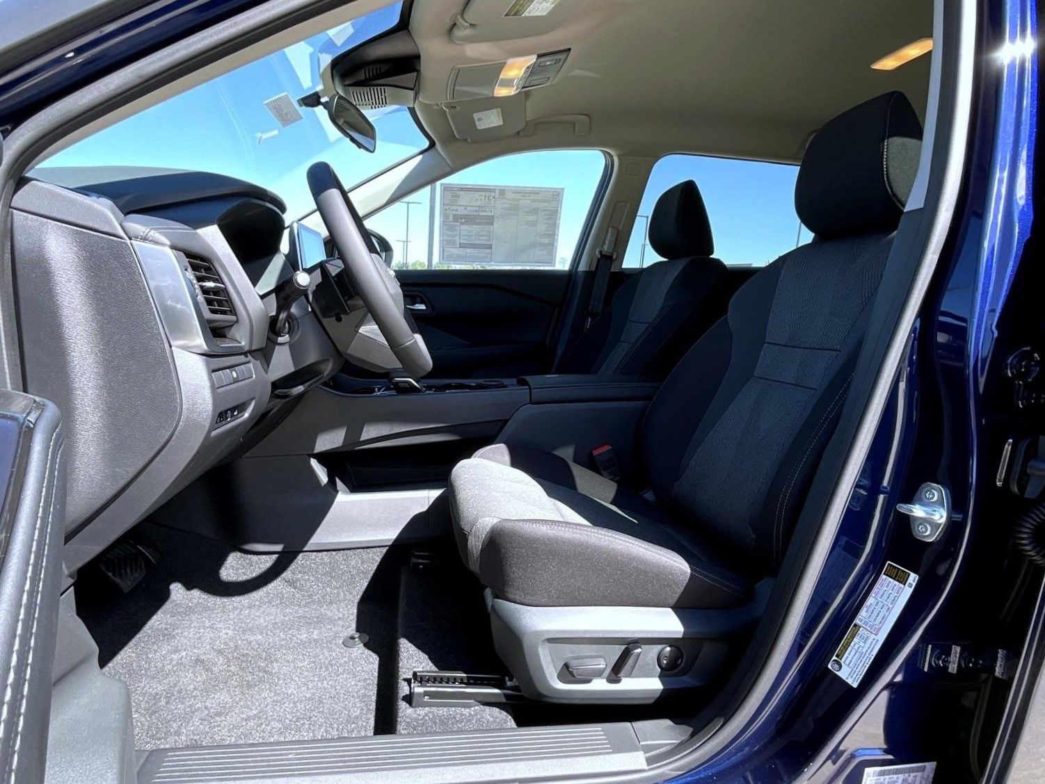 2026 Nissan Rogue SV photo 10