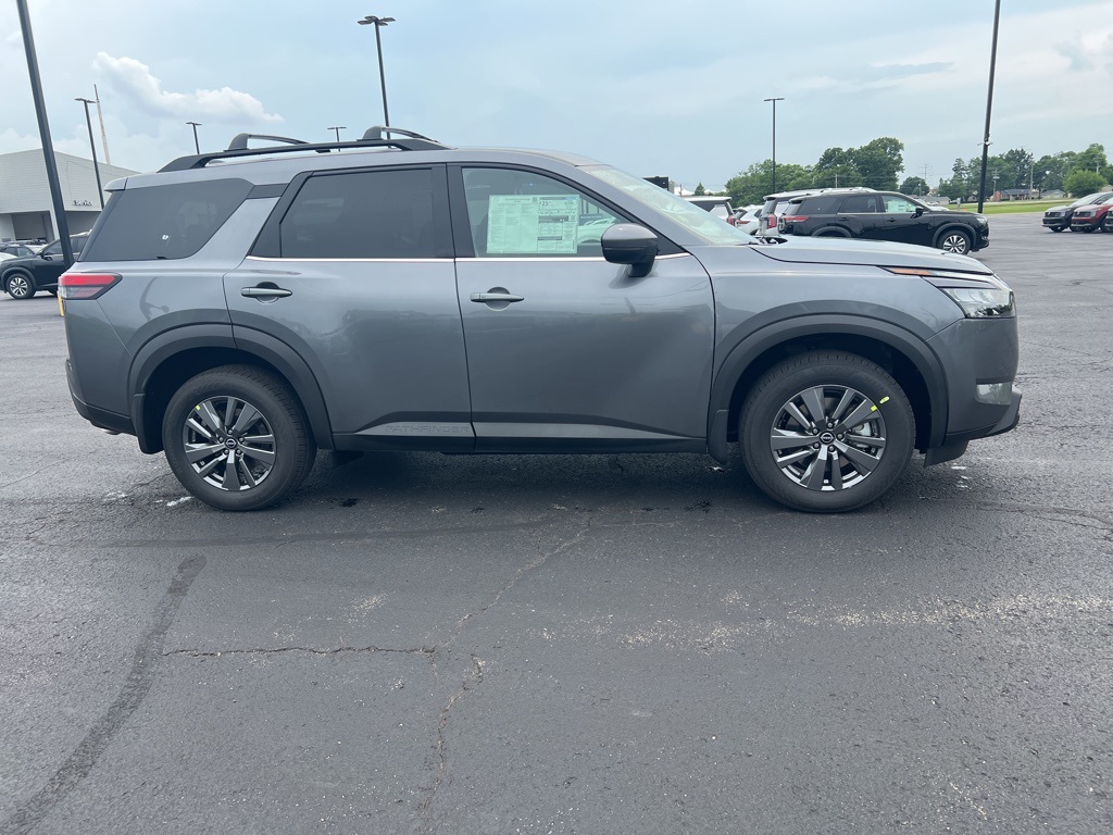 2025 Nissan Pathfinder SV photo 2