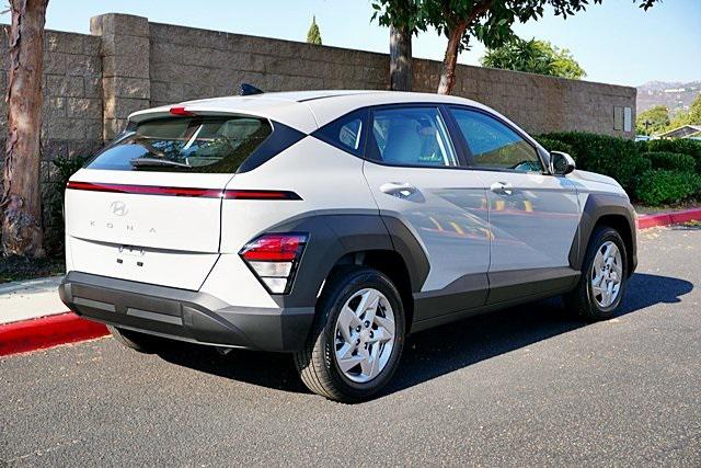 2025 Hyundai Kona SE photo 4