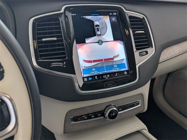 2024 Volvo XC90 B5 Plus photo 22